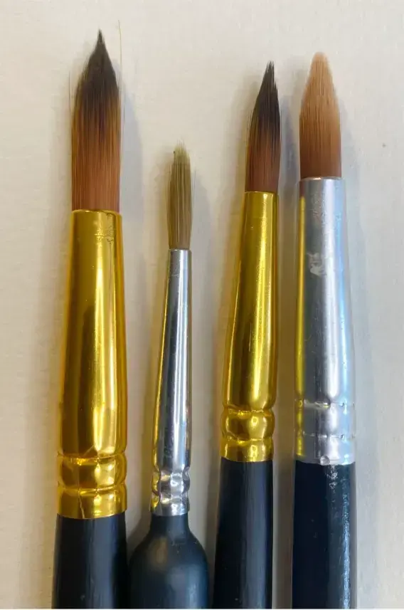 round brushes for watercolor painting