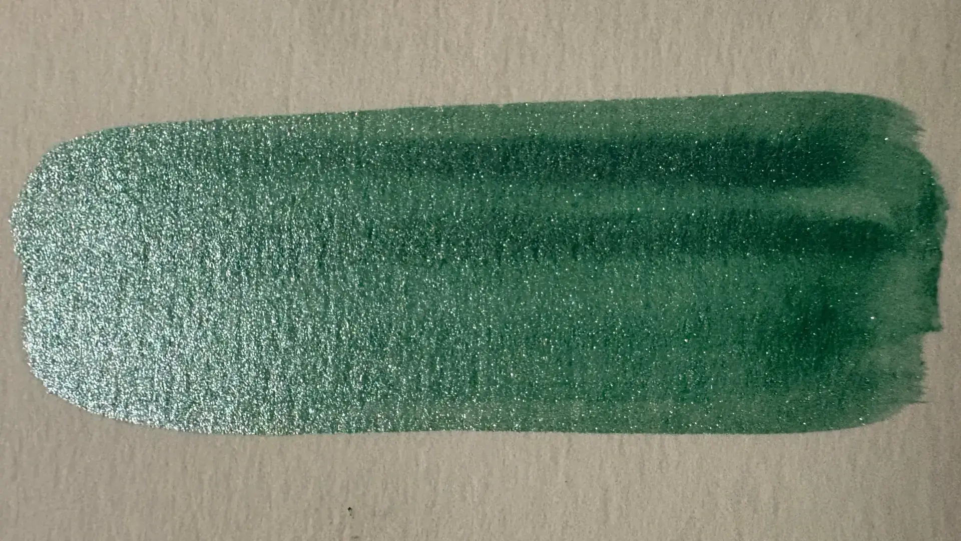 exemple d’un trait d’aquarelle métallisée