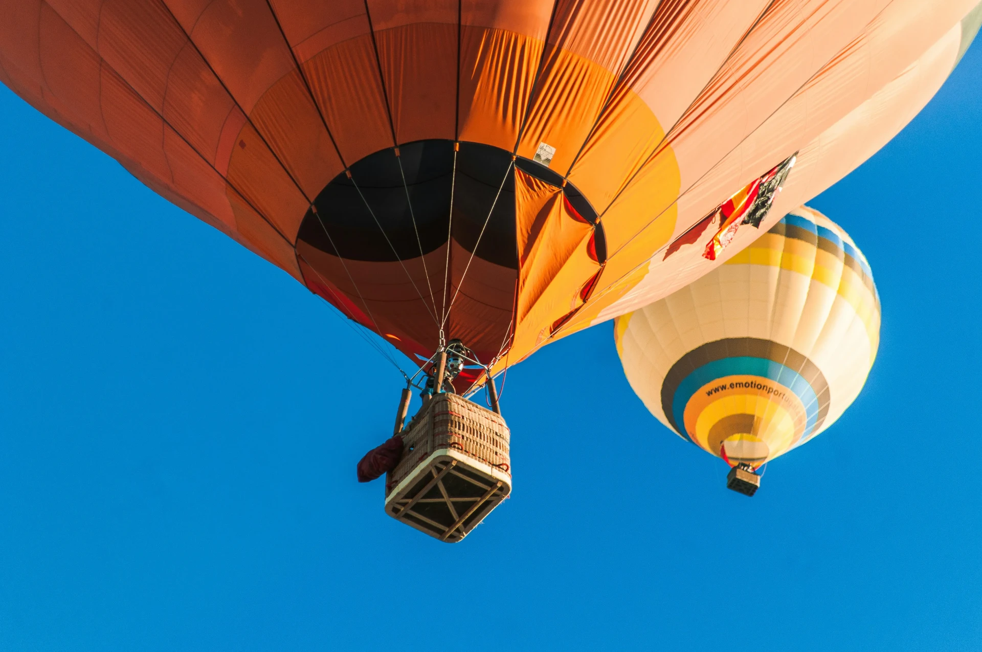 la nacelle d’une montgolfière