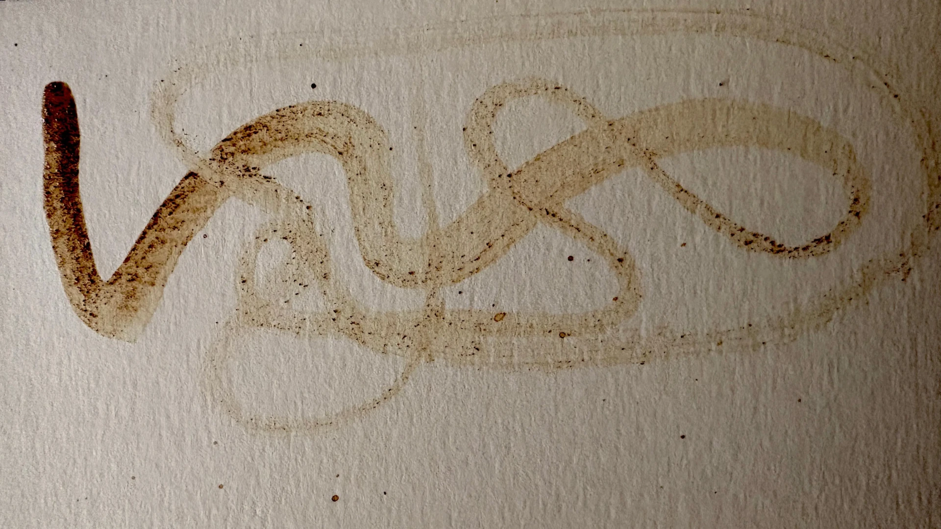 s’entraîner à peindre avec du café