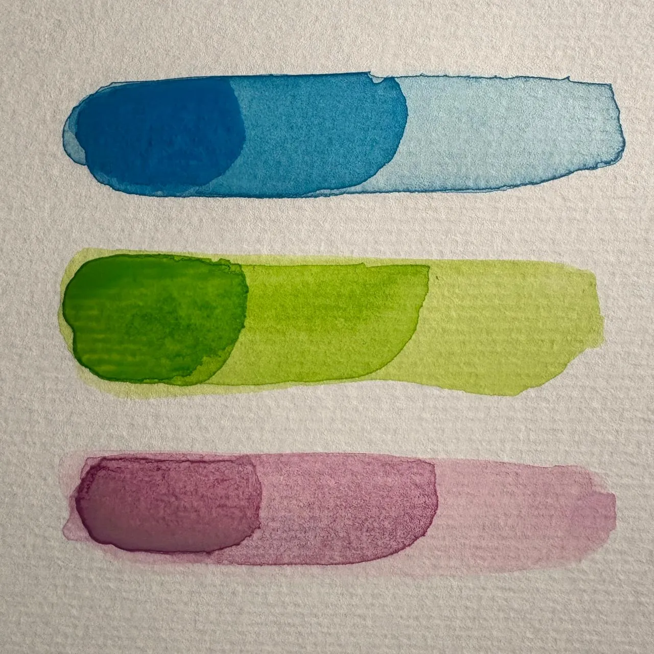 jouer avec l’eau pour avoir une bonne couleur à l’aquarelle