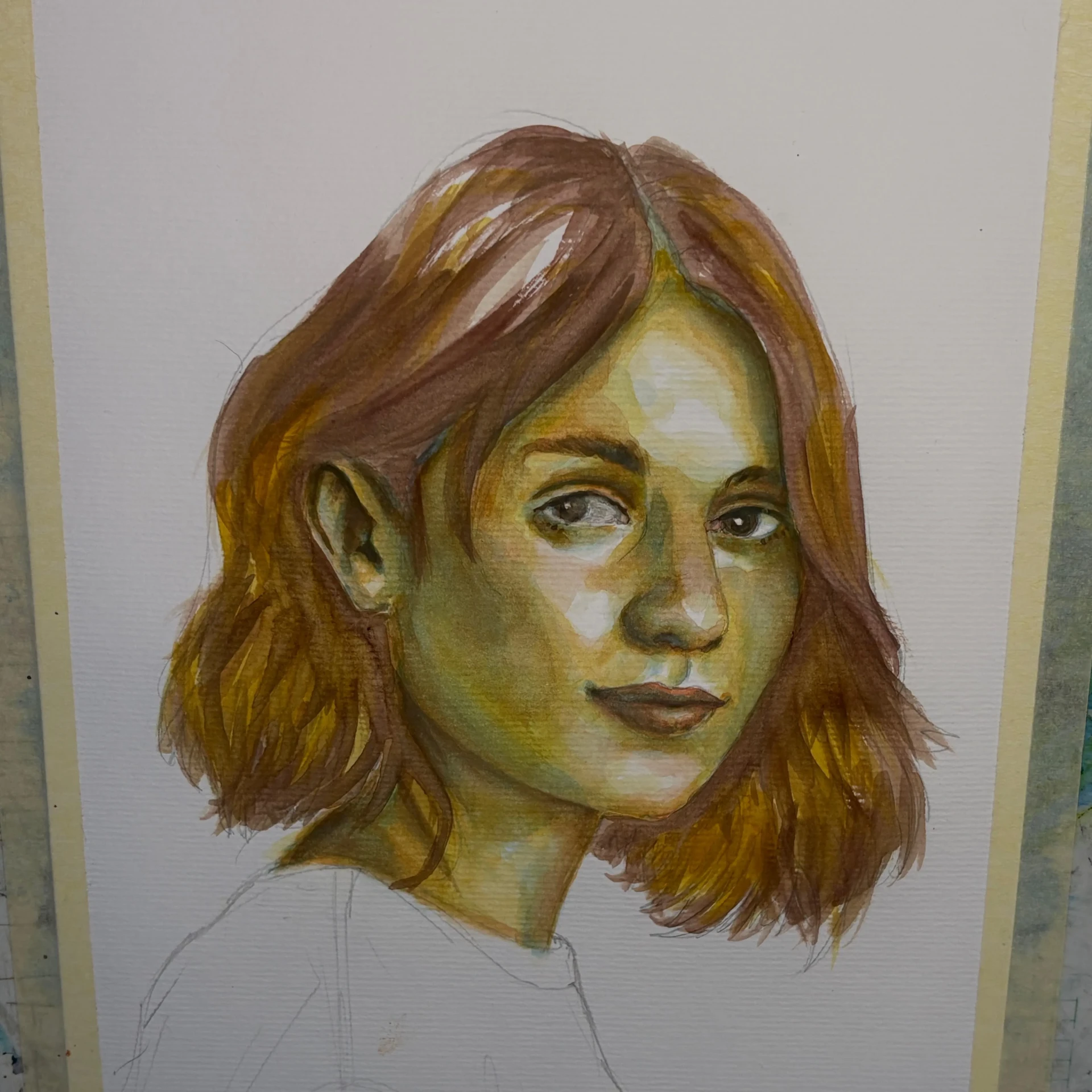 peindre les cheveux d’un portrait de femme à l’aquarelle