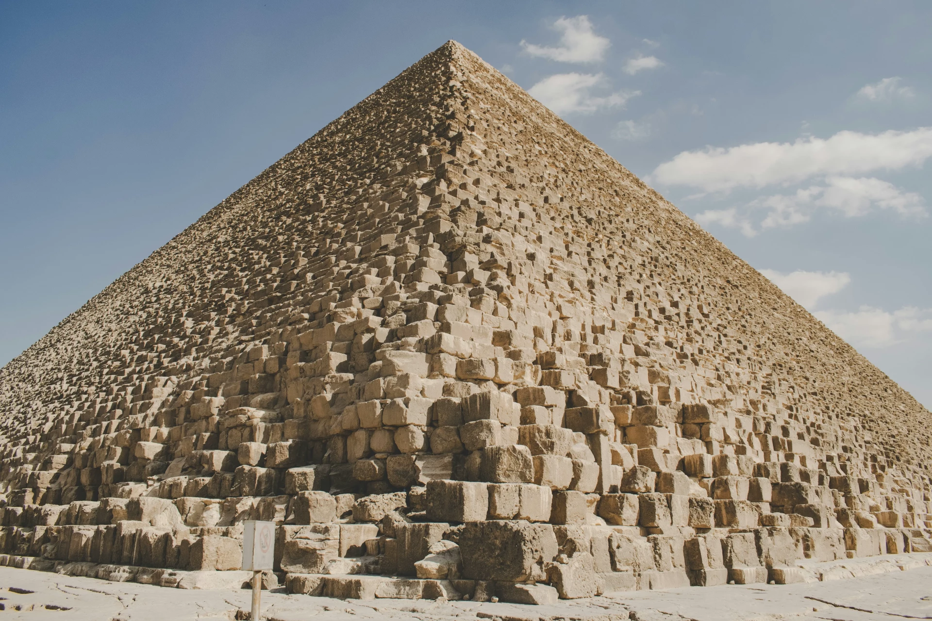 la composition d’une pyramide