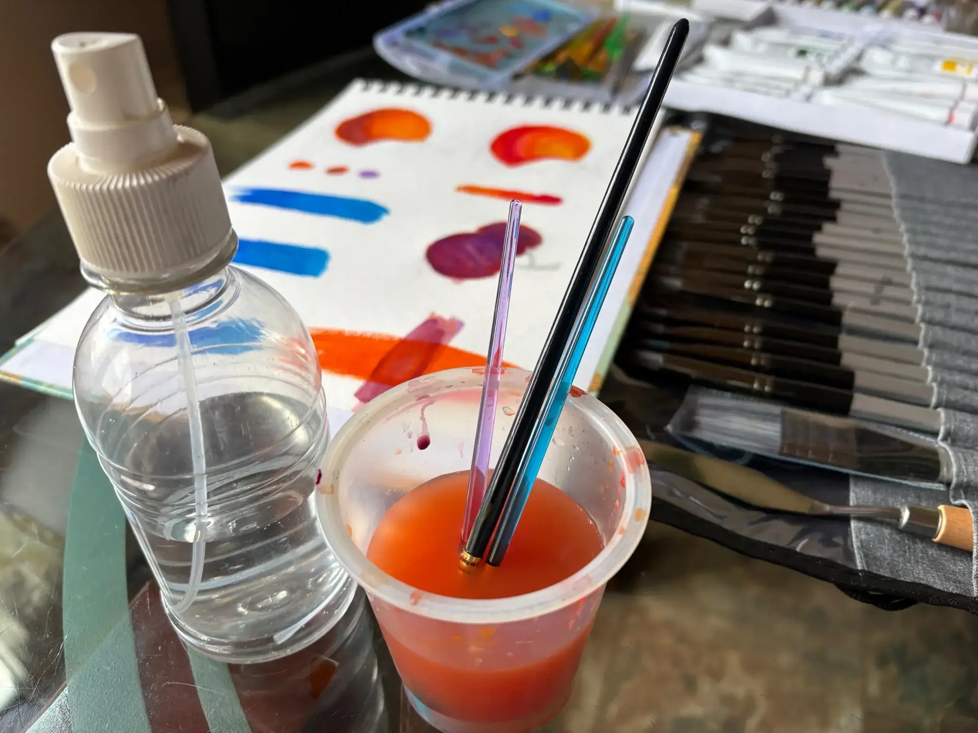 le matériel pour peindre des ombres à l’acrylique