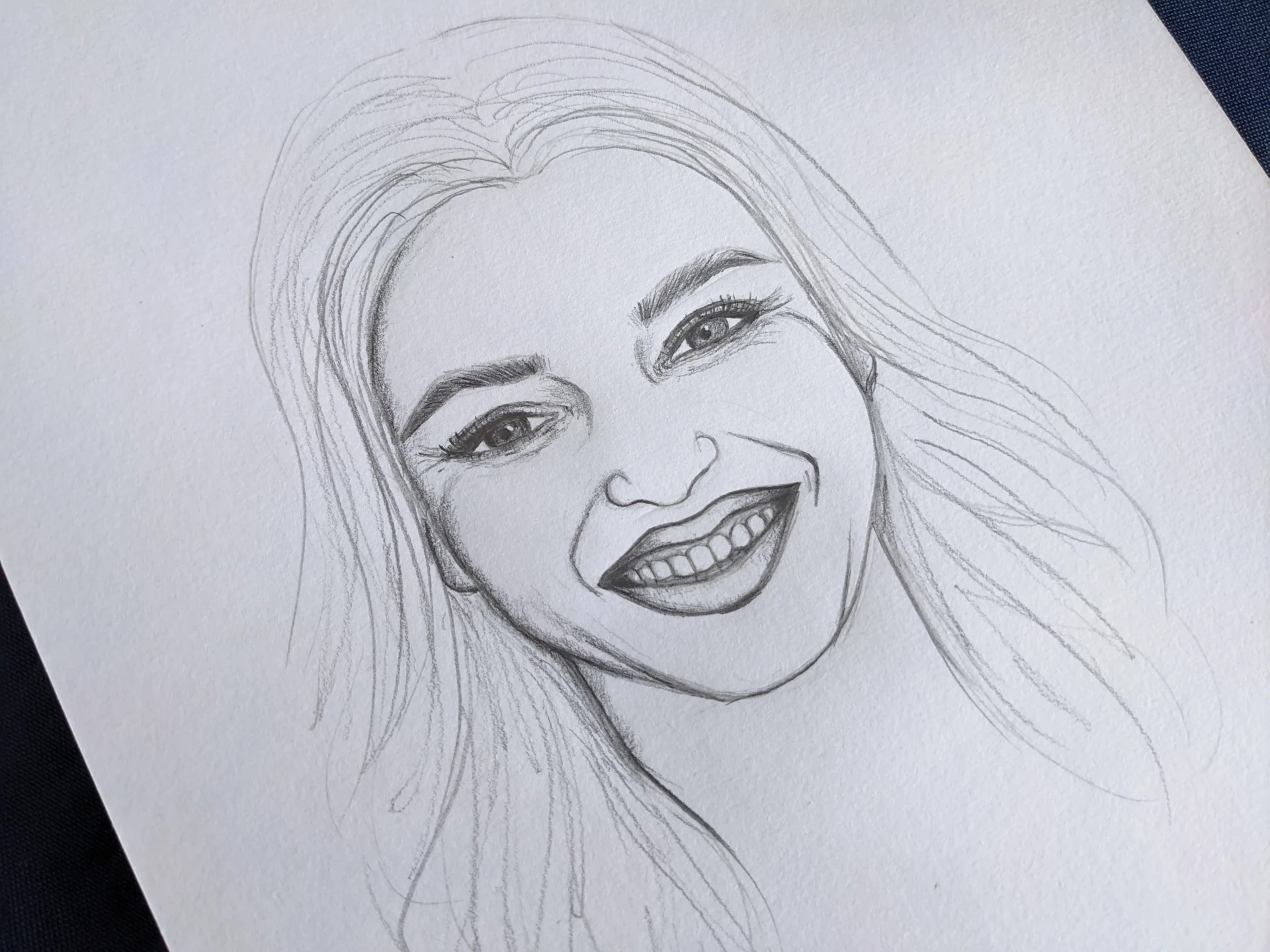 dessiner les lèvres d’un visage souriant