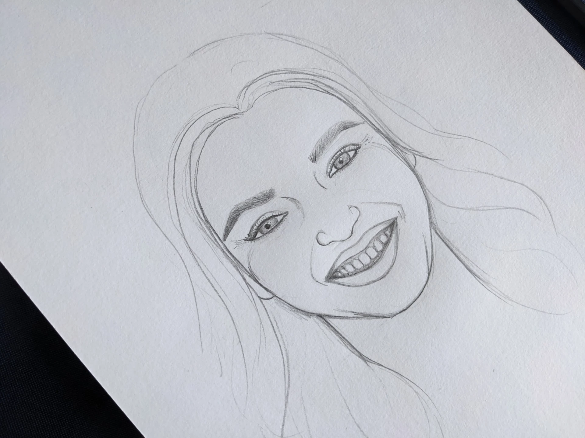 dessiner les ombres d’un visage souriant